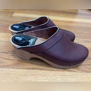 TROLLs by Samhall, Vintage Healed Clog, Brown stitched, Size 8.5